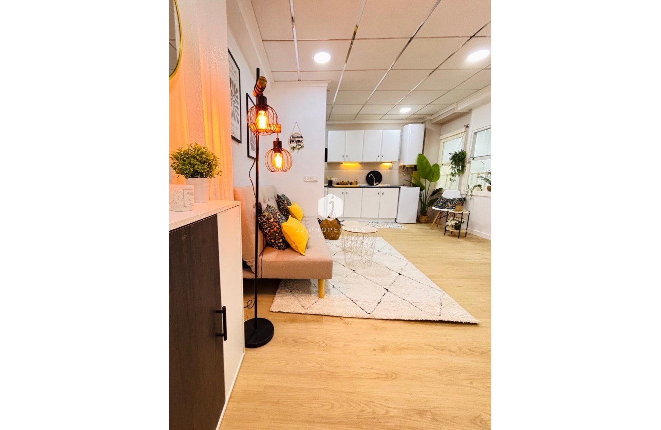 Tweedehands - Appartement / flat -
Torrevieja - Costa Blanca