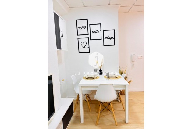 Tweedehands - Appartement / flat -
Torrevieja - Costa Blanca