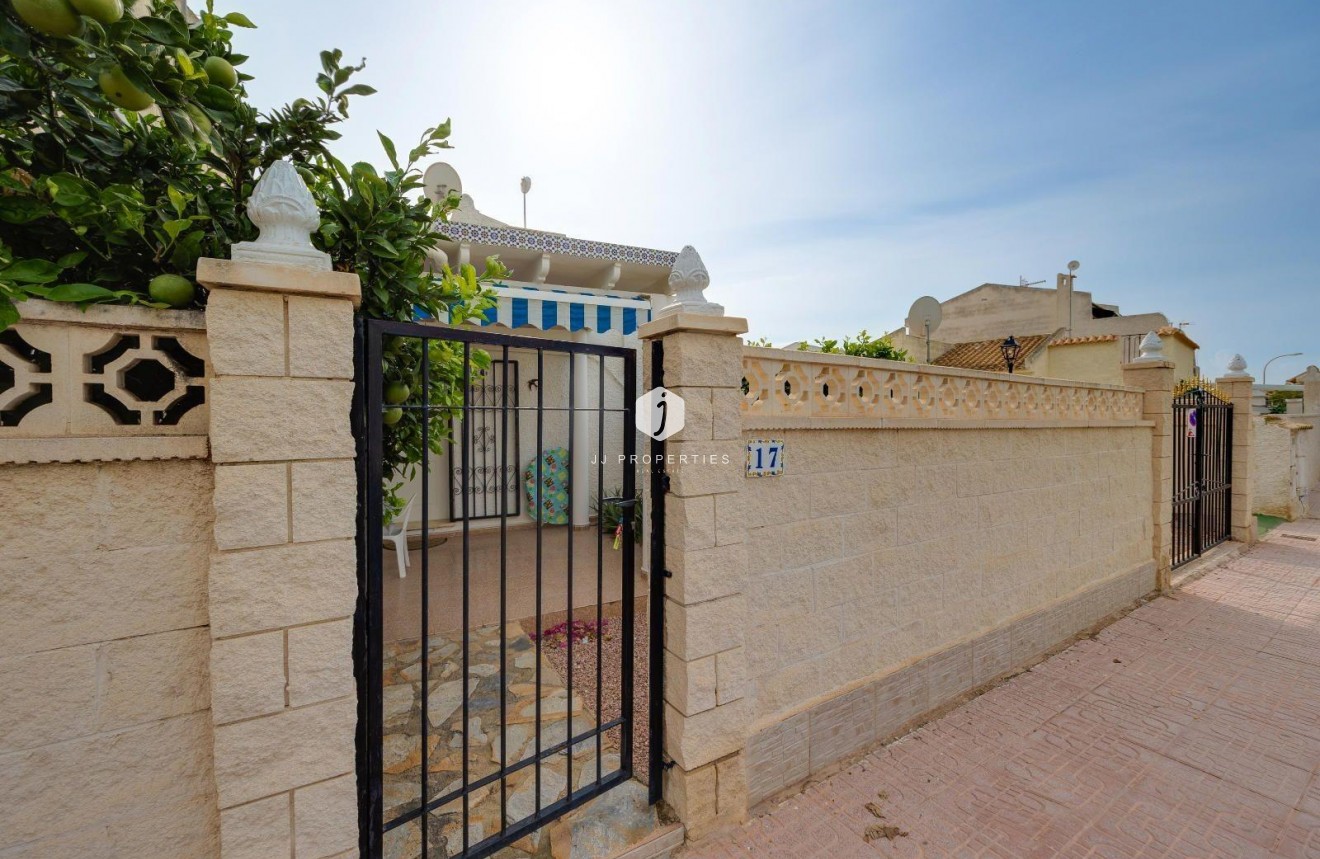 Tweedehands - Villa -
Orihuela Costa - La Florida