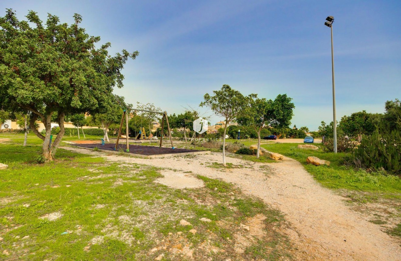 Tweedehands - Villa -
Orihuela Costa - La Florida