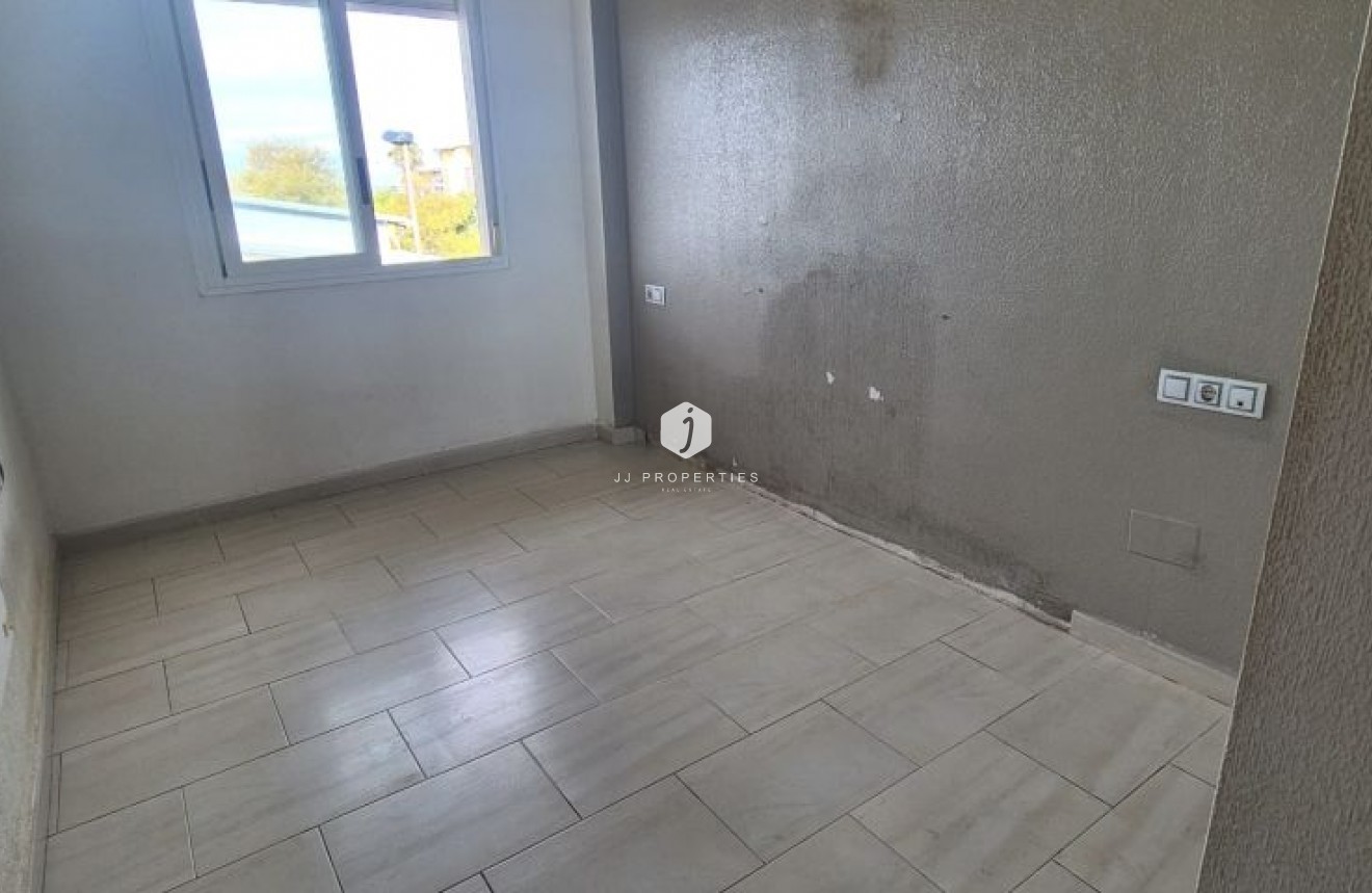 Tweedehands - Appartement / flat -
Torrevieja - Costa Blanca