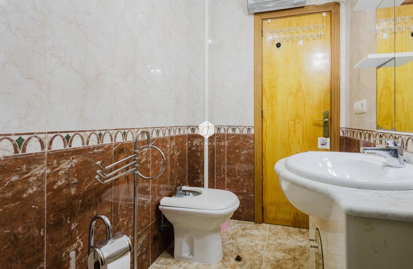 D'occasion - Appartement -
Torrevieja - Costa Blanca