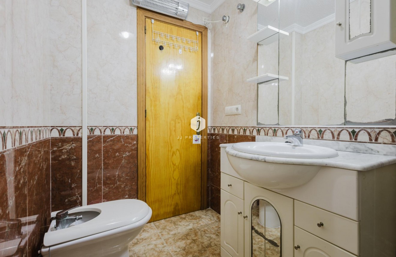 D'occasion - Appartement -
Torrevieja - Costa Blanca