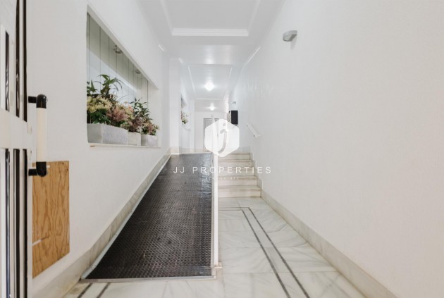 D'occasion - Appartement -
Torrevieja - Costa Blanca