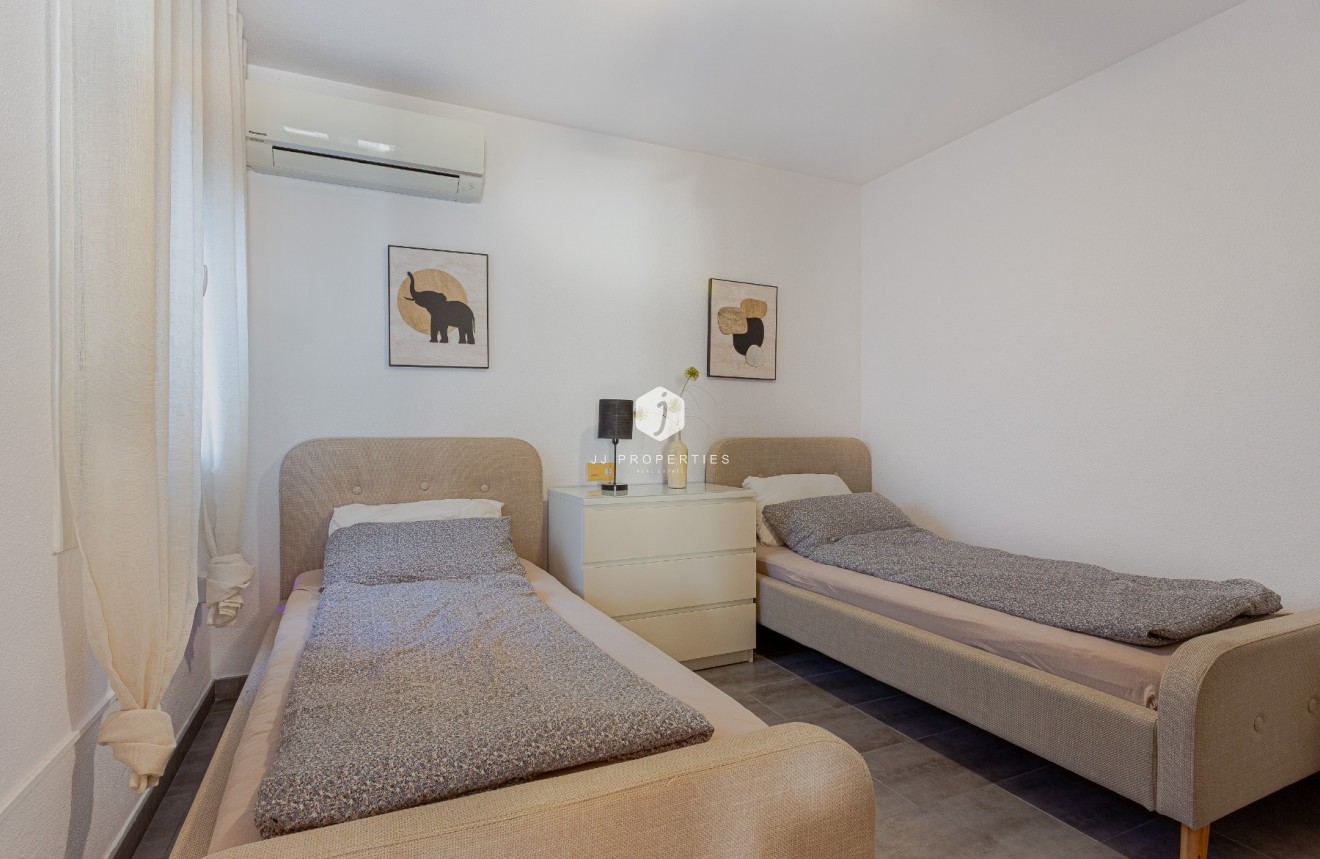 Tweedehands - Villa -
Orihuela Costa - Costa Blanca