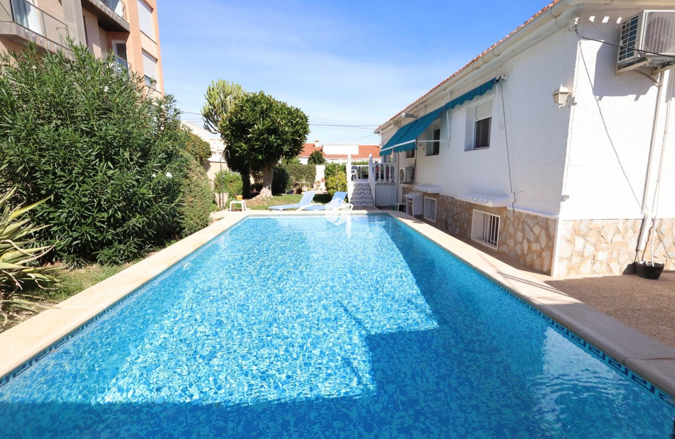 Tweedehands - Chalet -
Torrevieja - Costa Blanca