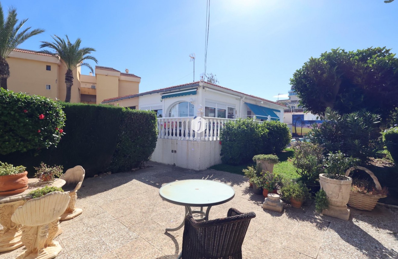 Tweedehands - Chalet -
Torrevieja - Costa Blanca