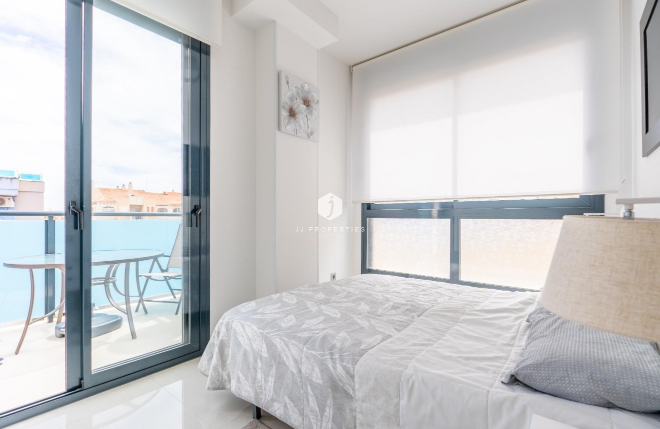 Tweedehands - Appartement / flat -
Torrevieja - Estacion de autobuses