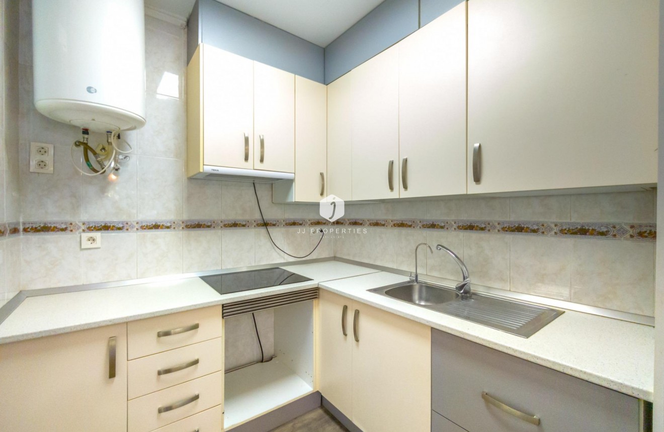 Resale - Apartment / flat -
Torrevieja