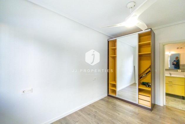 Resale - Apartment / flat -
Torrevieja