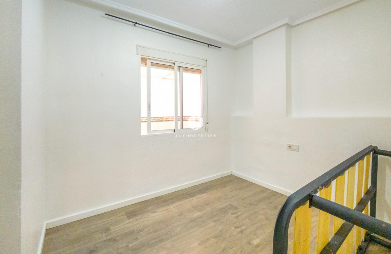 Resale - Apartment / flat -
Torrevieja