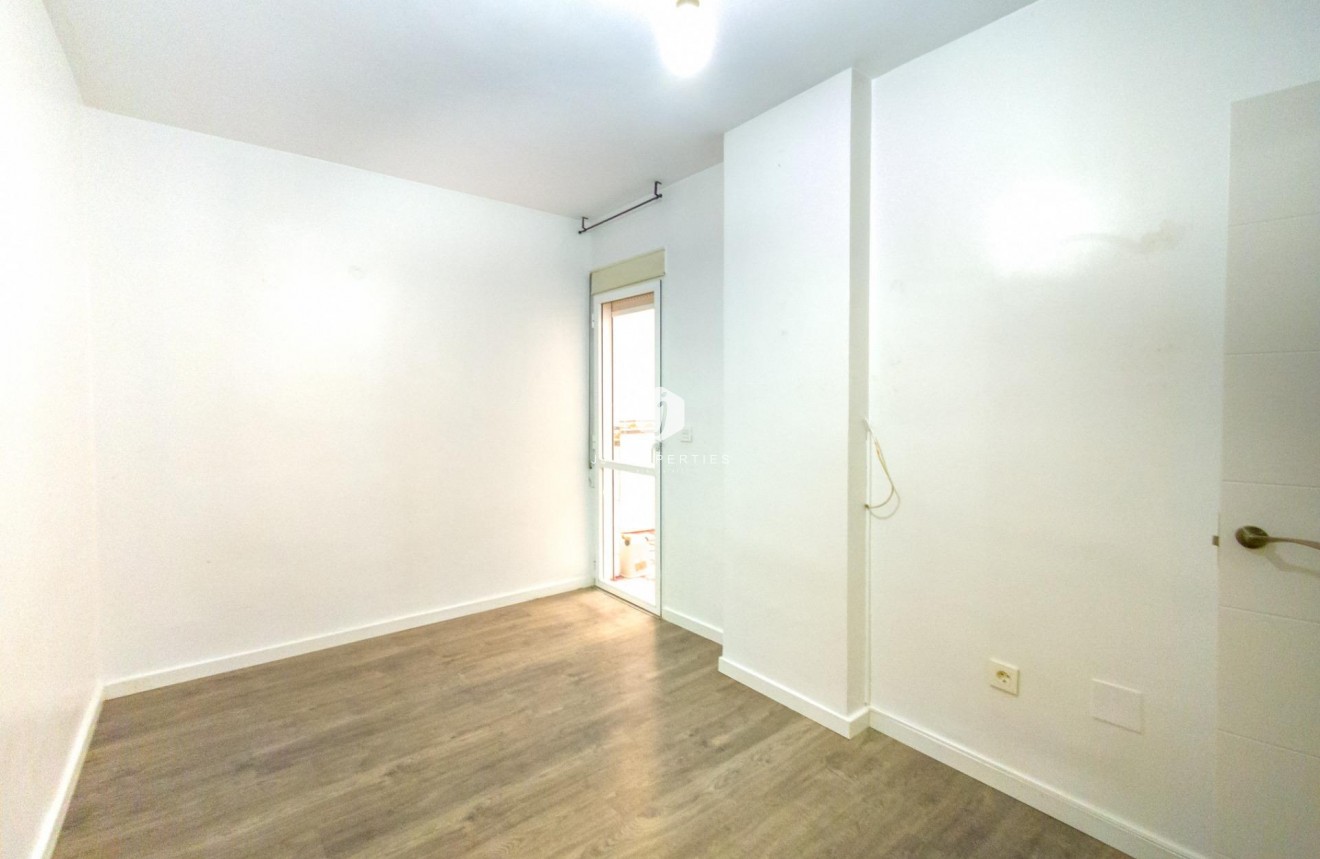 Resale - Apartment / flat -
Torrevieja