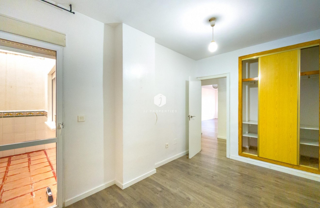 Resale - Apartment / flat -
Torrevieja