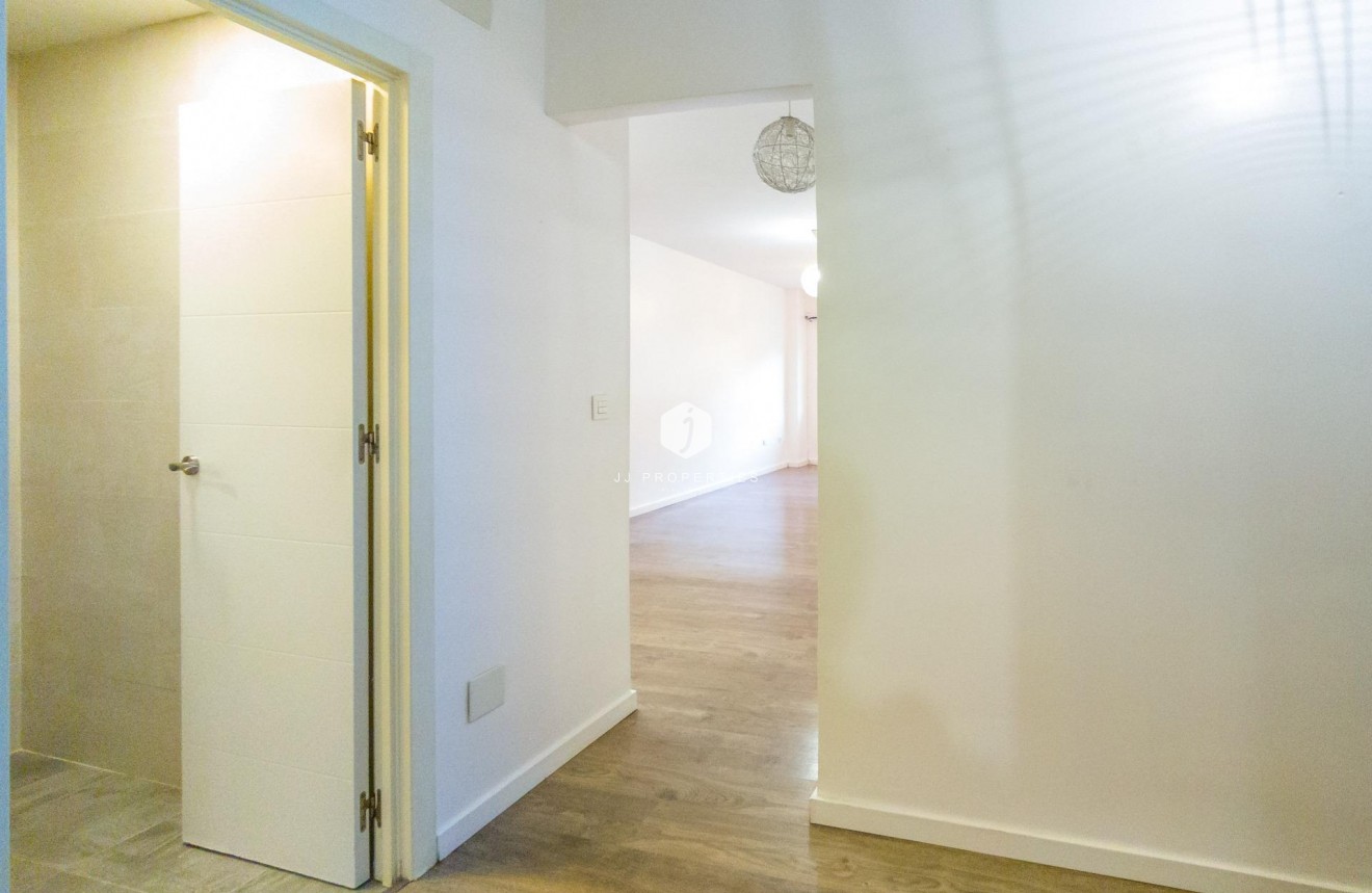 Resale - Apartment / flat -
Torrevieja