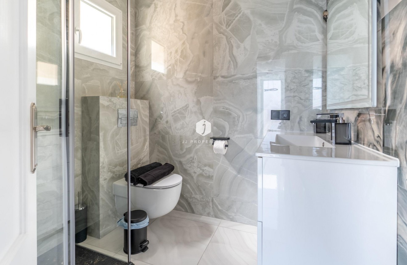 Tweedehands - Chalet -
Torrevieja - Punta prima