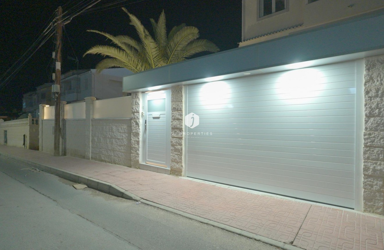Tweedehands - Chalet -
Torrevieja - Punta prima
