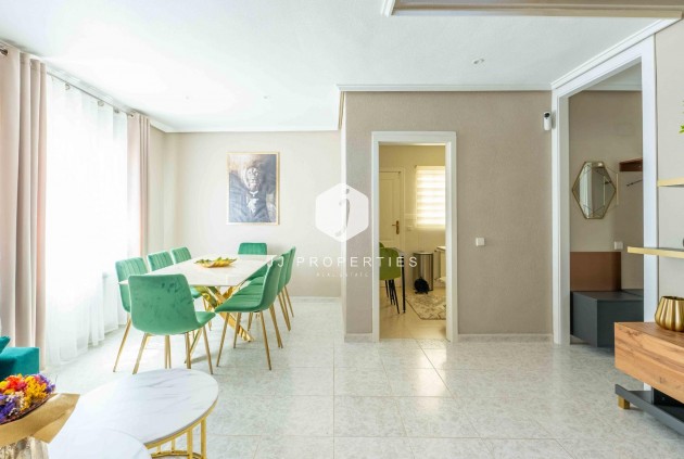 Tweedehands - Villa -
Orihuela Costa - Punta Prima