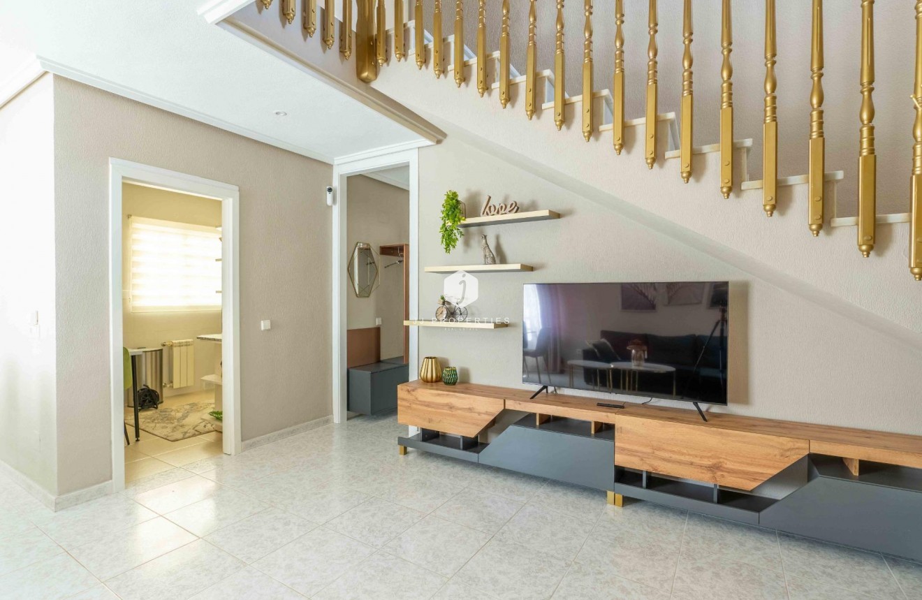 Tweedehands - Villa -
Orihuela Costa - Punta Prima