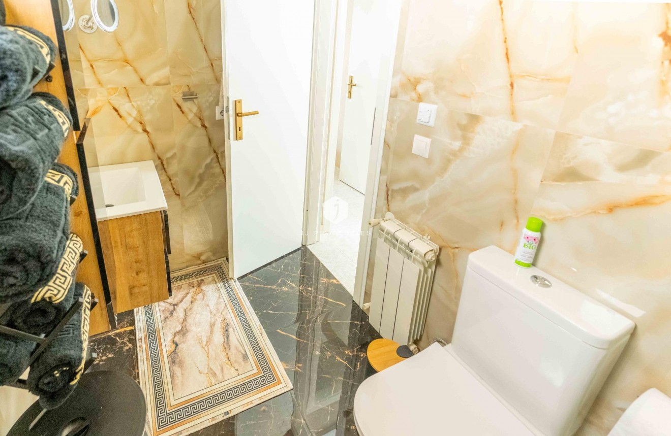 Tweedehands - Villa -
Orihuela Costa - Punta Prima