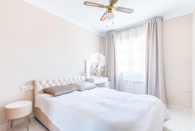 Tweedehands - Villa -
Orihuela Costa - Punta Prima