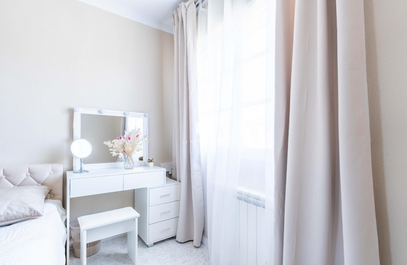 Tweedehands - Villa -
Orihuela Costa - Punta Prima