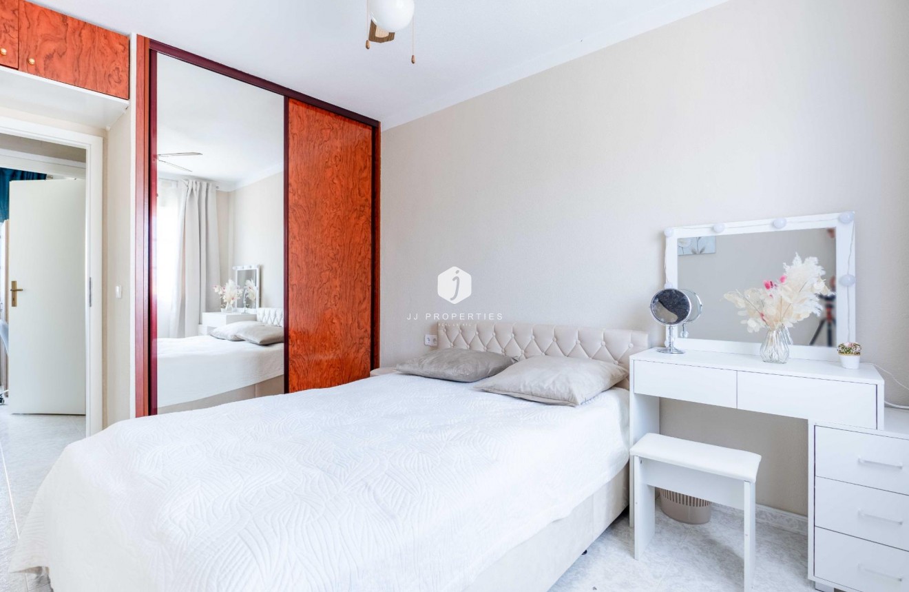 Tweedehands - Villa -
Orihuela Costa - Punta Prima