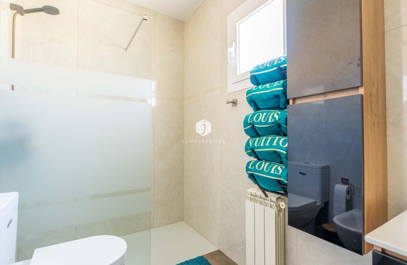 Tweedehands - Villa -
Orihuela Costa - Punta Prima