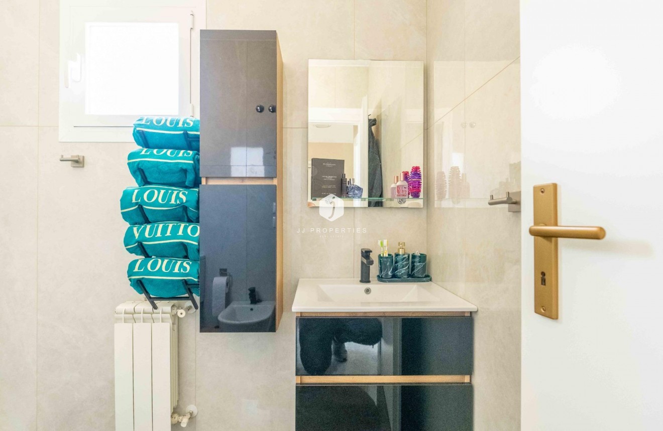 Tweedehands - Villa -
Orihuela Costa - Punta Prima