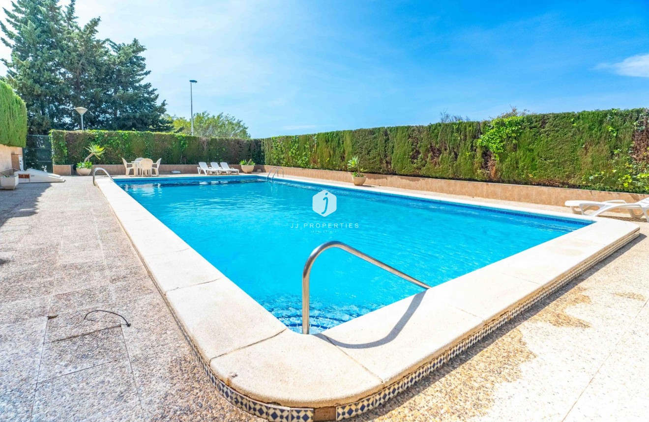 Tweedehands - Villa -
Orihuela Costa - Punta Prima