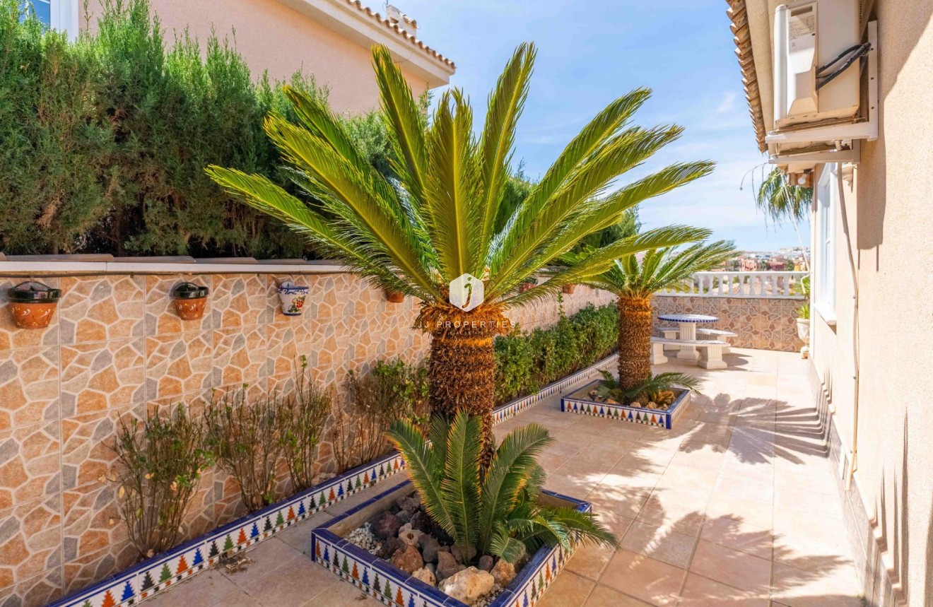 Tweedehands - Villa -
Orihuela Costa - Punta Prima