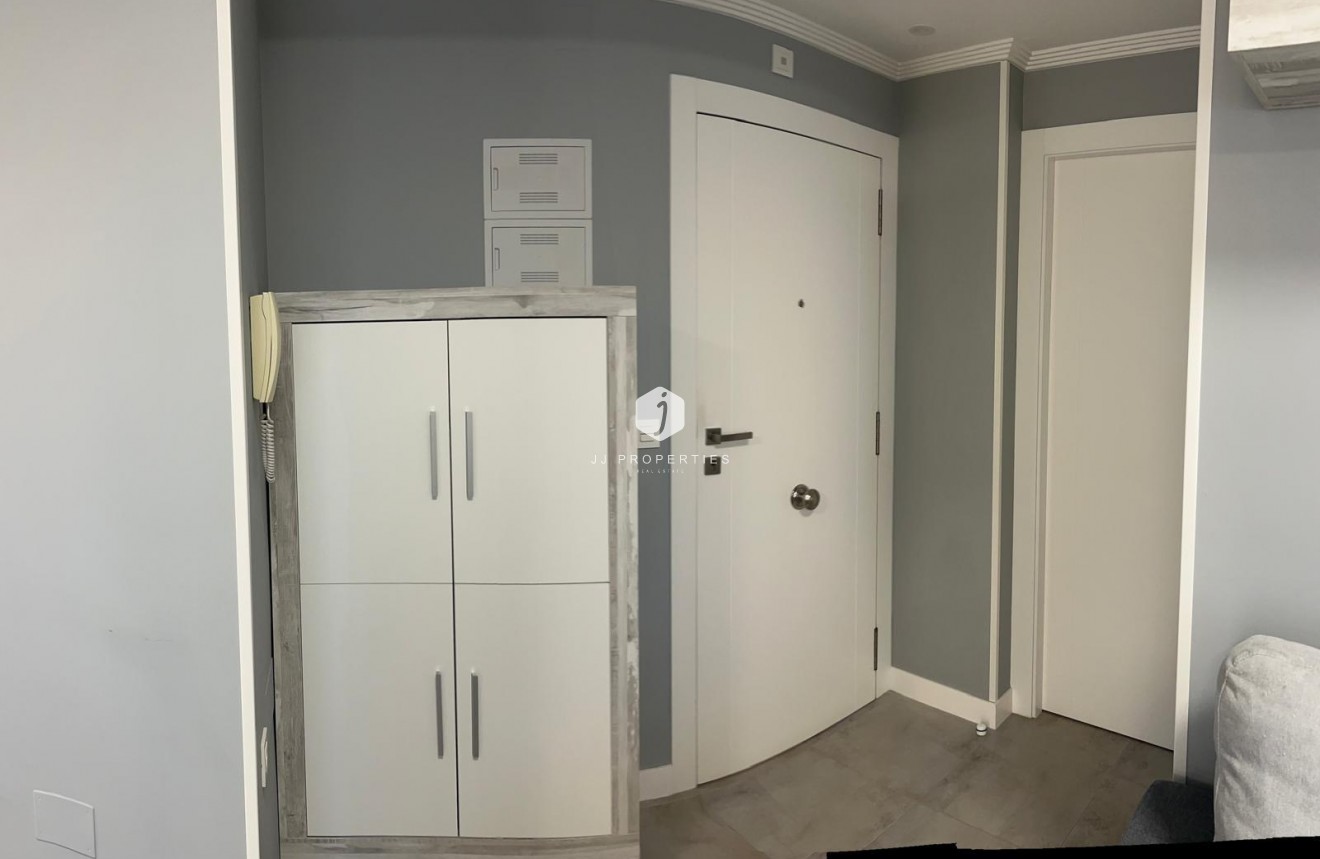 Tweedehands - Appartement / flat -
Torrevieja - Nueva Torrevieja