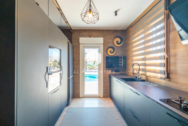 Tweedehands - Villa -
Torrevieja - El chaparral