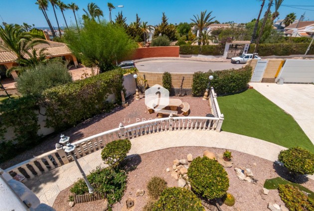 Tweedehands - Villa -
Torrevieja - El chaparral