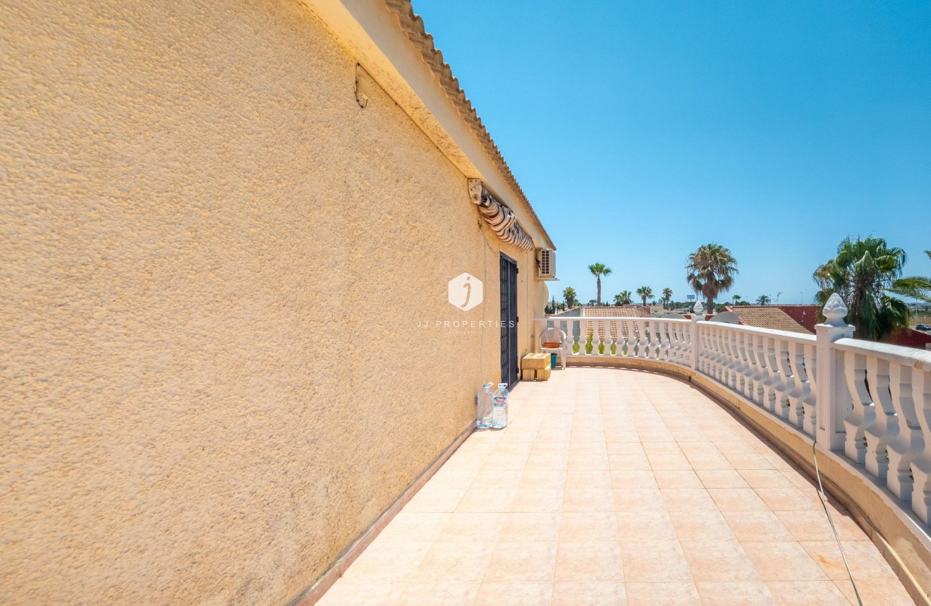 Tweedehands - Villa -
Torrevieja - El chaparral