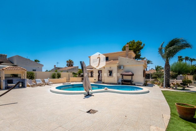 Tweedehands - Villa -
Torrevieja - El chaparral