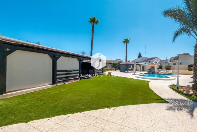 Tweedehands - Villa -
Torrevieja - El chaparral