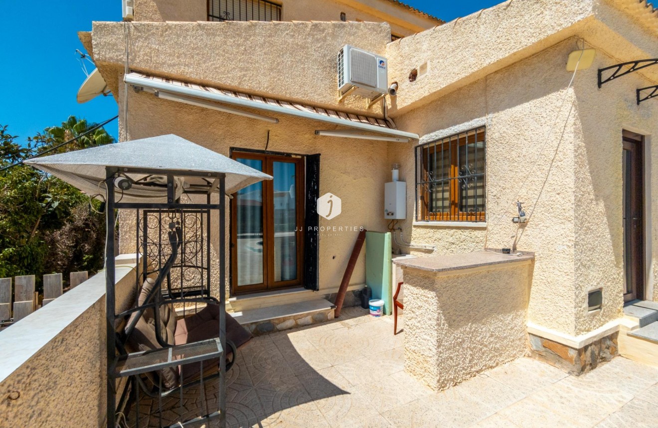 Tweedehands - Villa -
Torrevieja - El chaparral