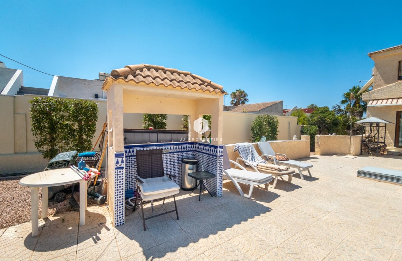 Tweedehands - Villa -
Torrevieja - El chaparral