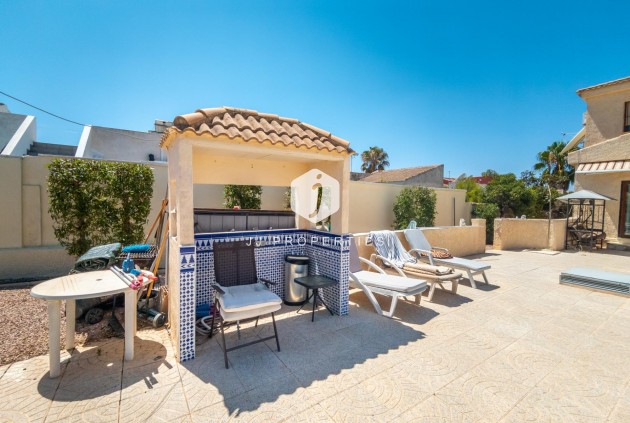 Tweedehands - Villa -
Torrevieja - El chaparral