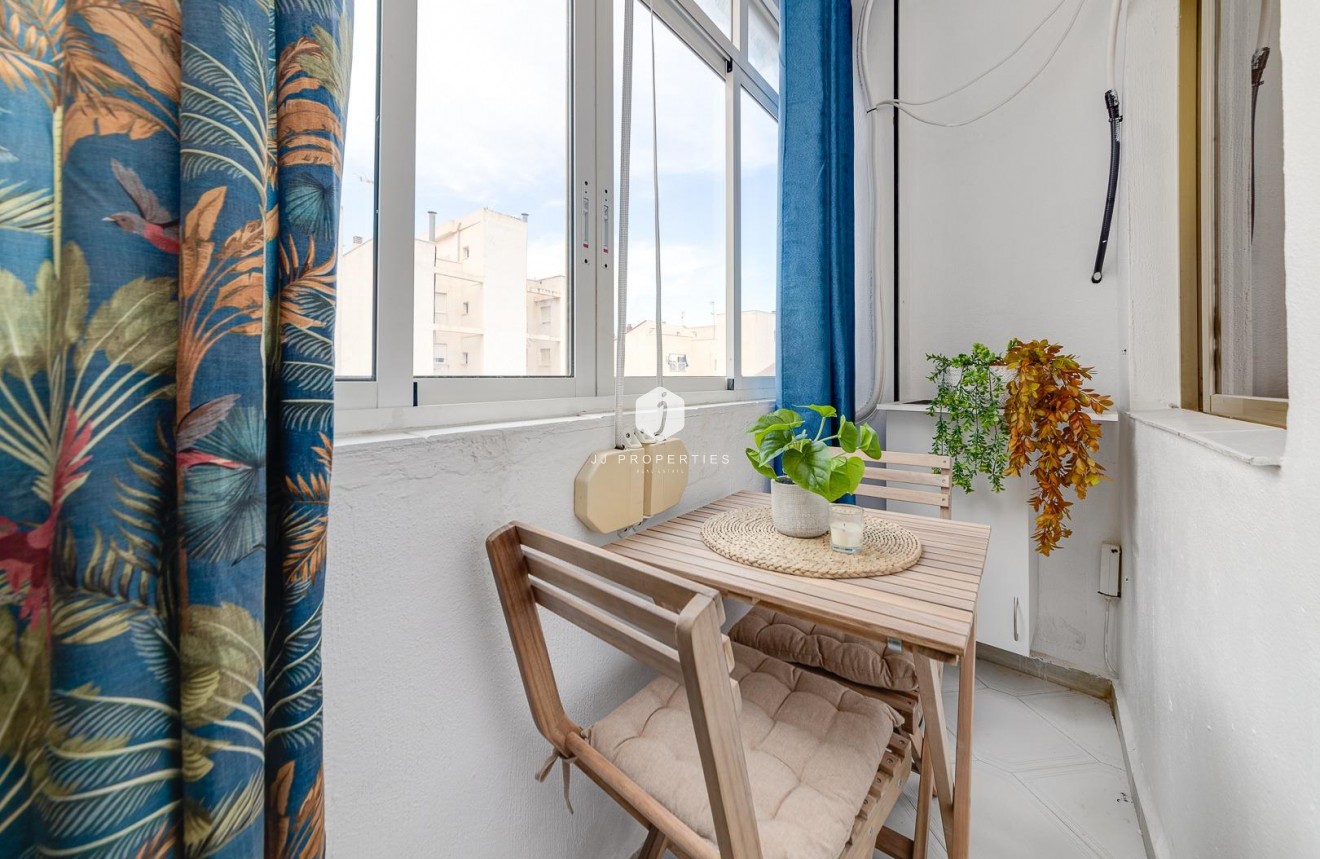 Tweedehands - Appartement / flat -
Torrevieja - Centro