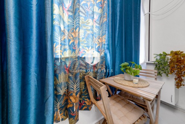 Tweedehands - Appartement / flat -
Torrevieja - Centro