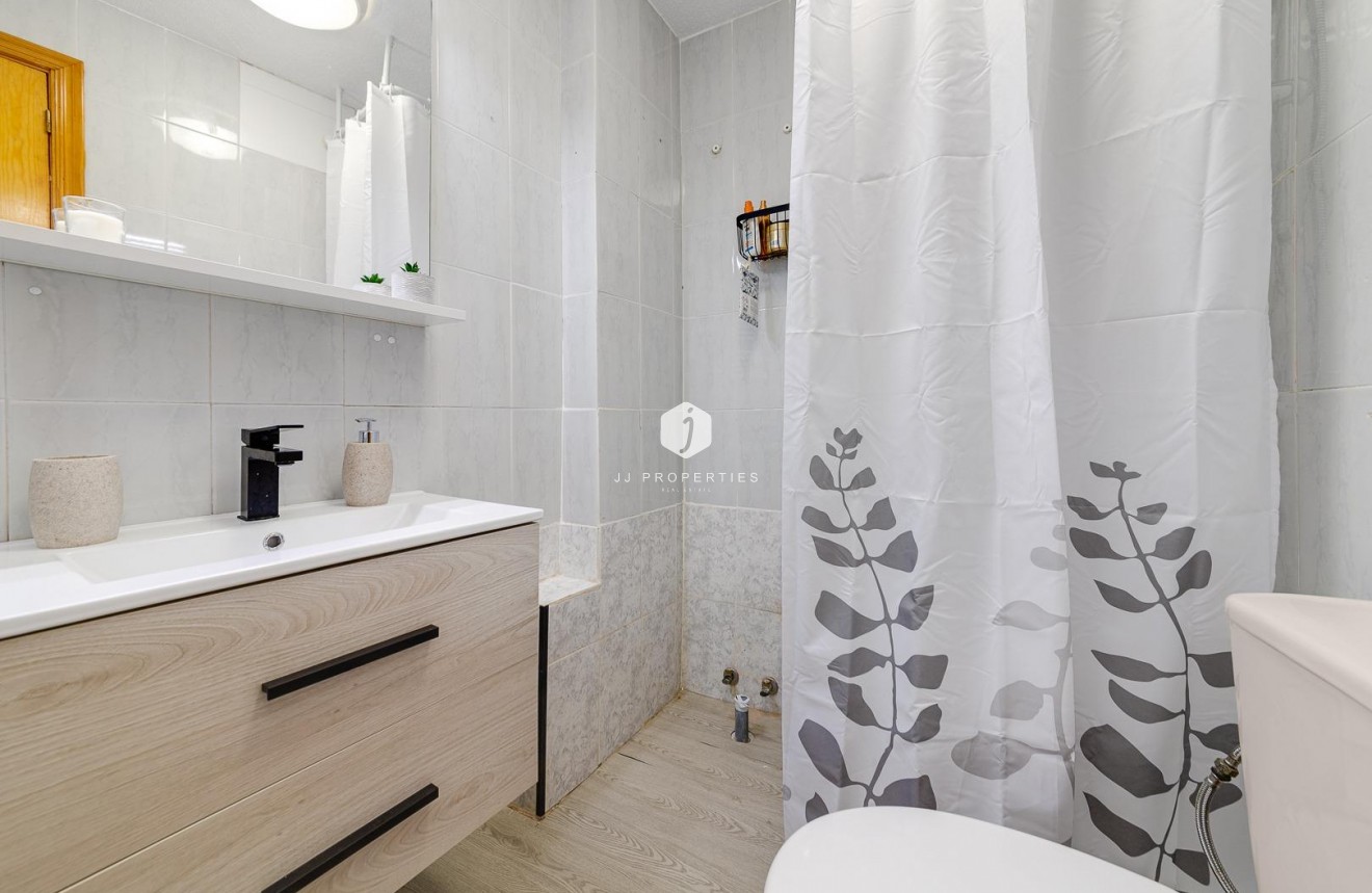 Tweedehands - Appartement / flat -
Torrevieja - Centro