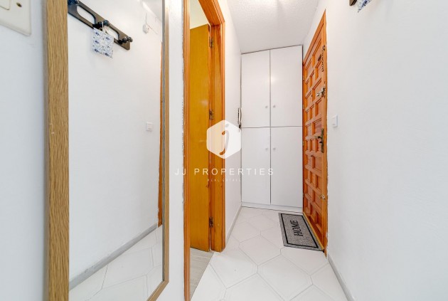 Tweedehands - Appartement / flat -
Torrevieja - Centro