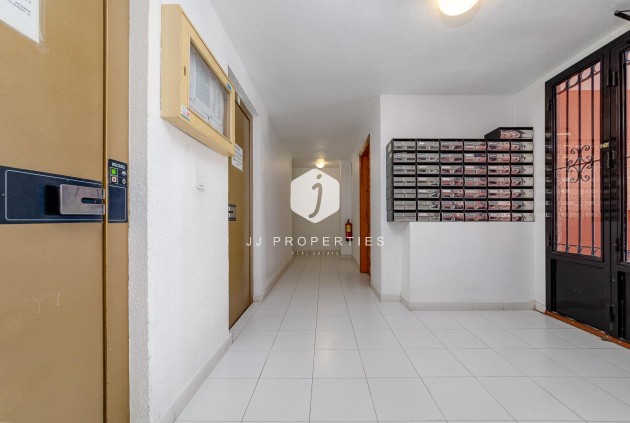 Tweedehands - Appartement / flat -
Torrevieja - Centro
