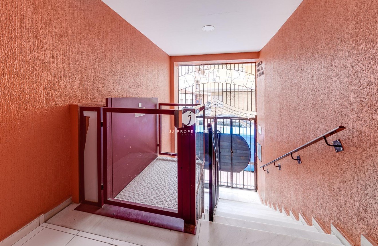 Tweedehands - Appartement / flat -
Torrevieja - Centro