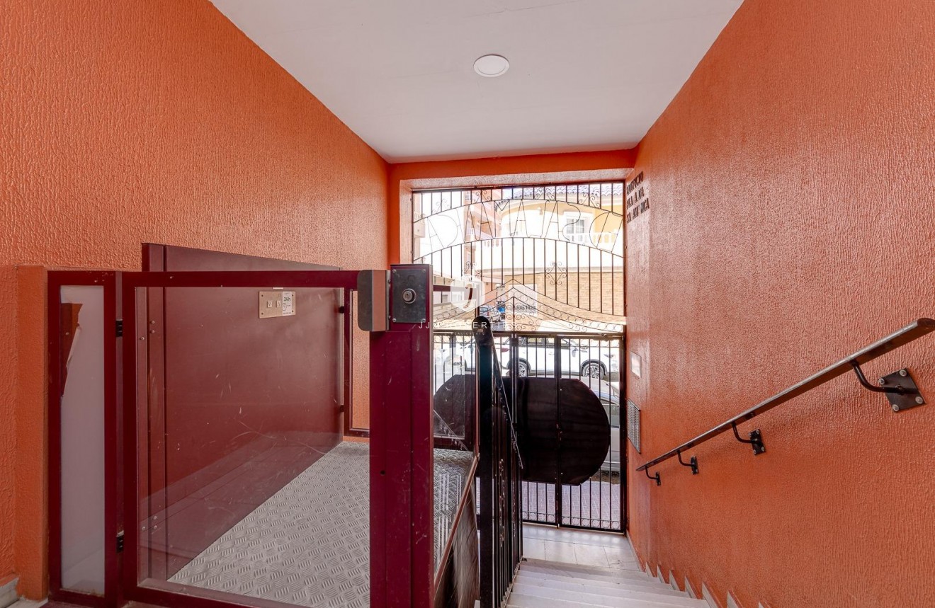 Tweedehands - Appartement / flat -
Torrevieja - Centro