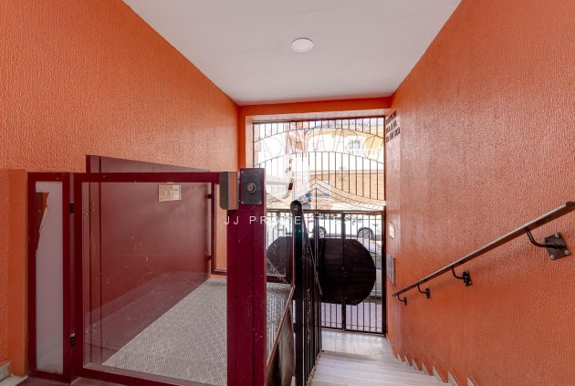 Tweedehands - Appartement / flat -
Torrevieja - Centro