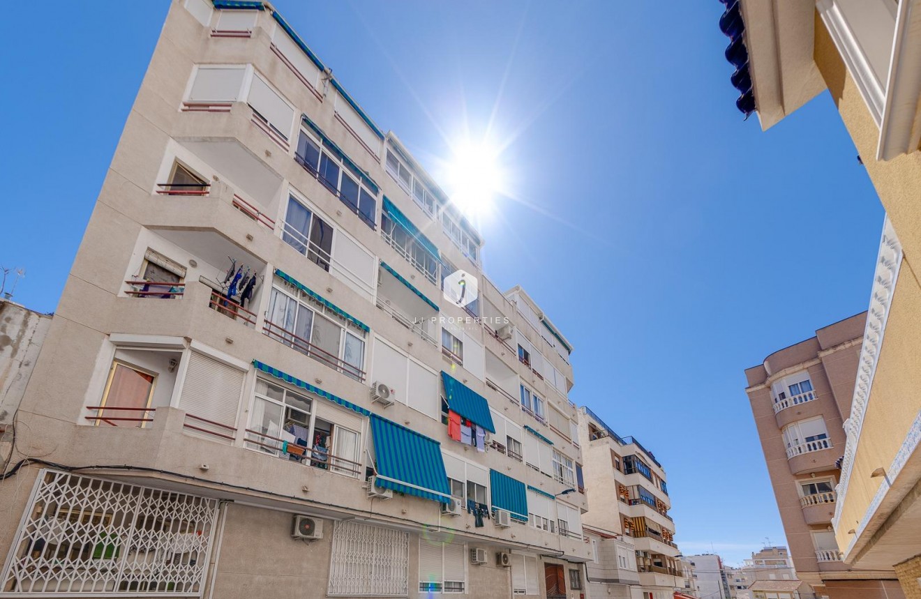 Tweedehands - Appartement / flat -
Torrevieja - Centro