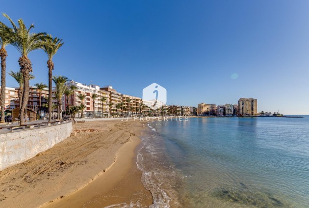 Tweedehands - Appartement / flat -
Torrevieja - Centro