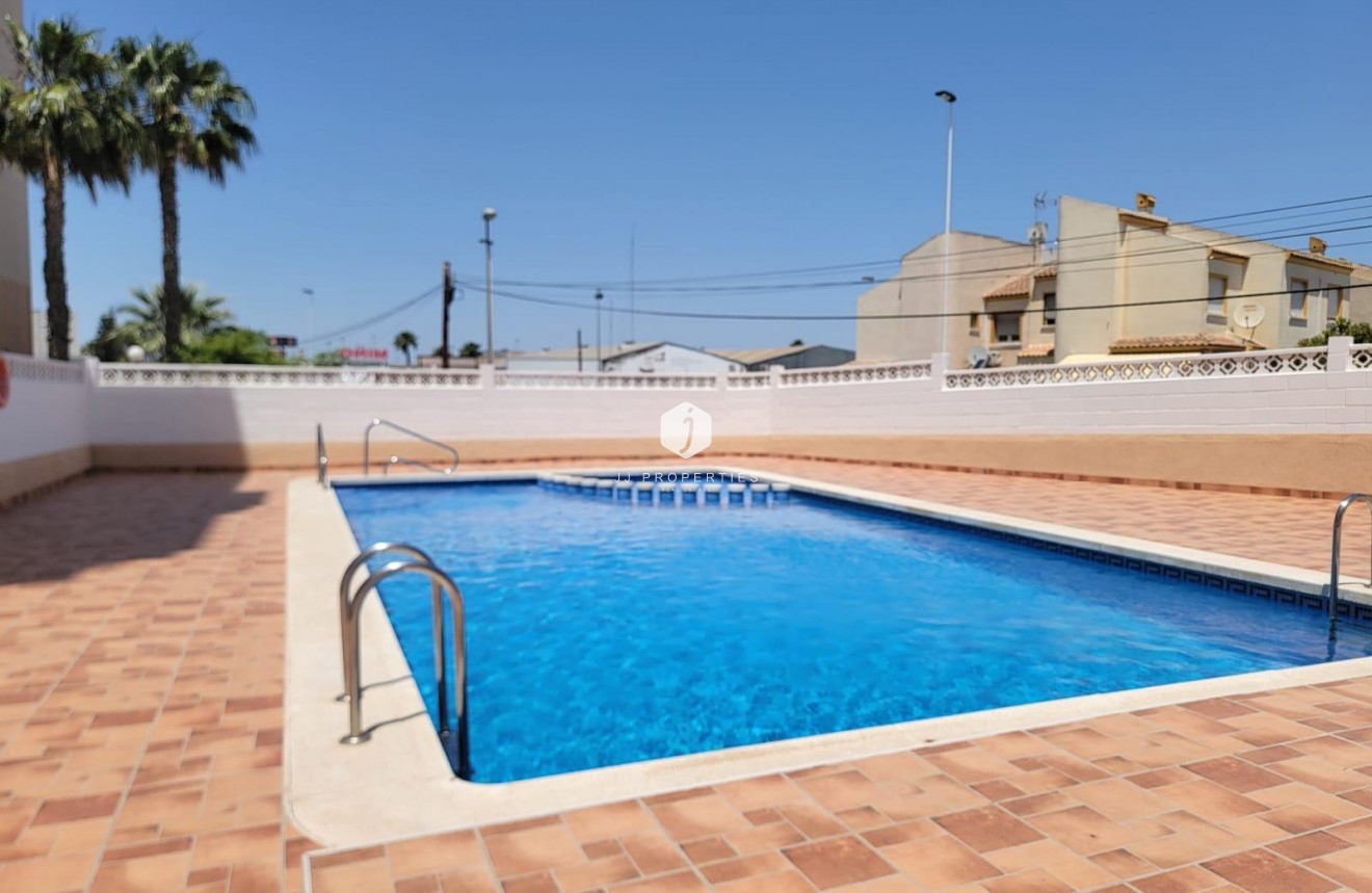 Tweedehands - Appartement / flat -
Torrevieja - Nueva Torrevieja